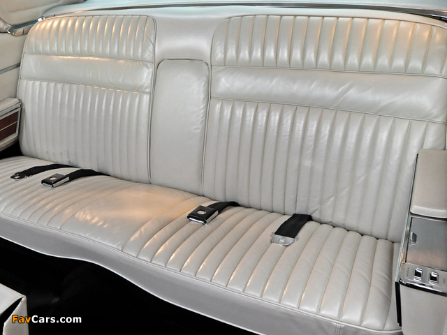Lincoln Continental Hardtop Coupe 1966 images (640 x 480)
