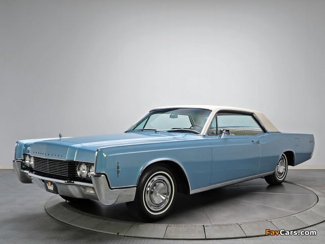 Lincoln Continental Hardtop Coupe 1966 photos (640 x 480)