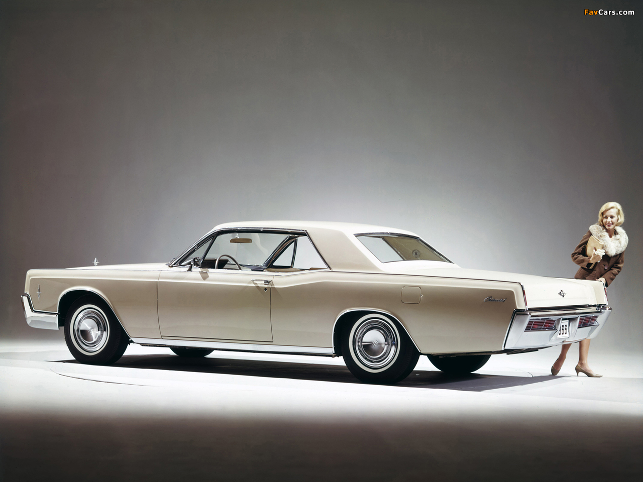 Lincoln Continental Hardtop Coupe 1966 photos (1280 x 960)