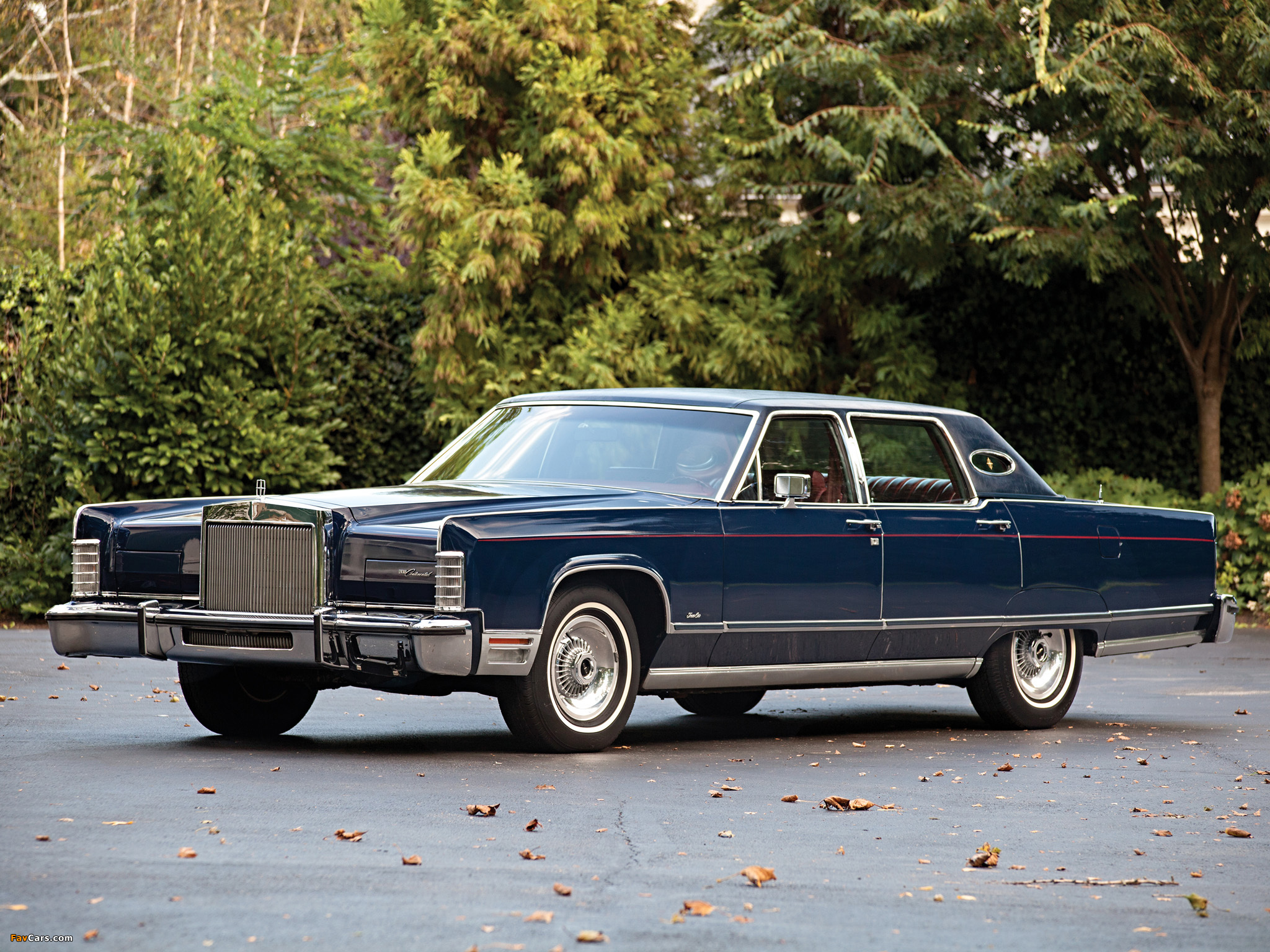 Lincoln Continental Town Car 1977 images (2048 x 1536)