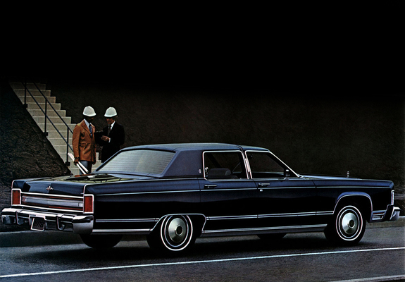 Lincoln Continental Town Car 1978 pictures