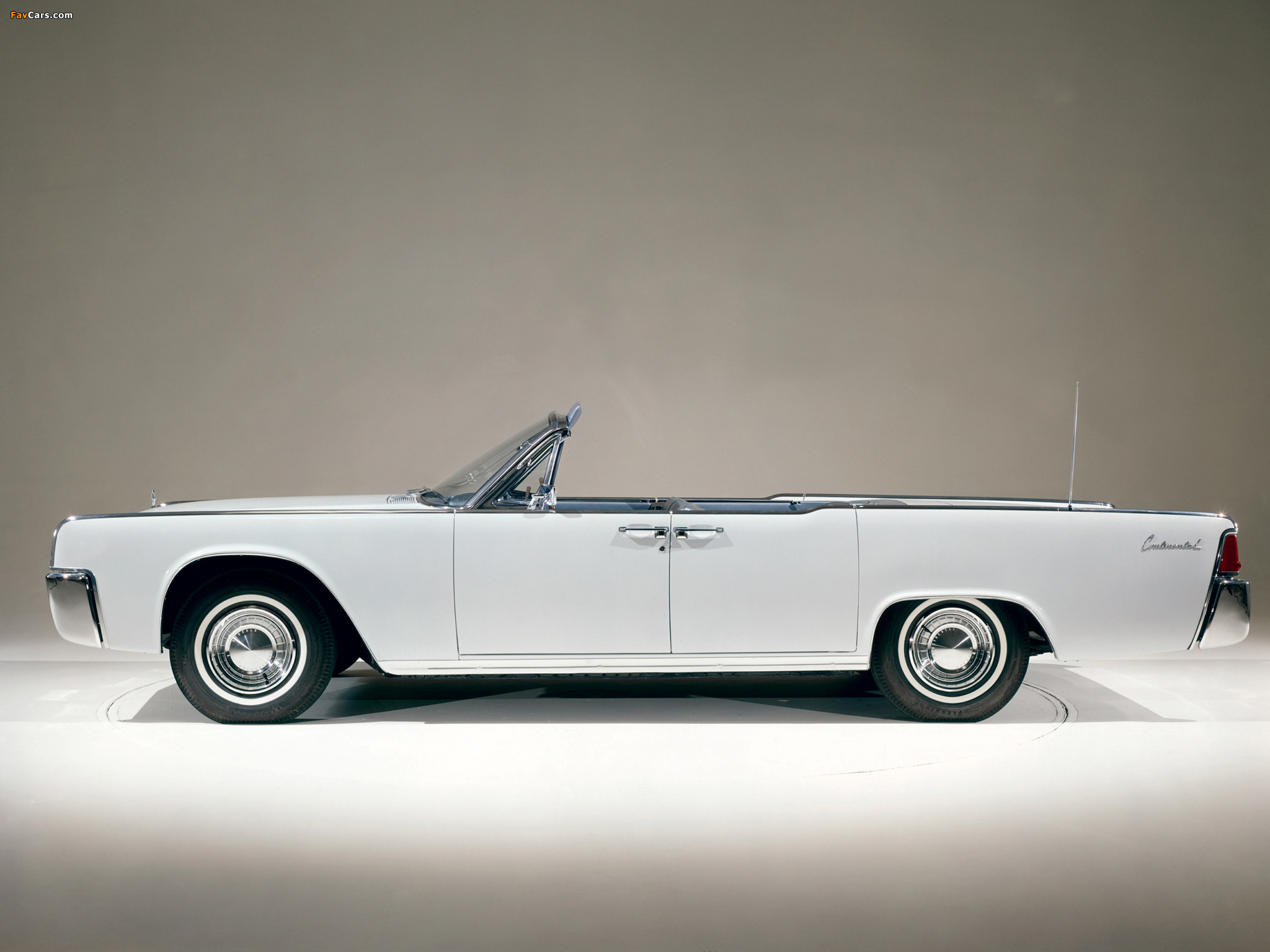 Photos of Lincoln Continental Convertible 1962 (2048 x 1536)