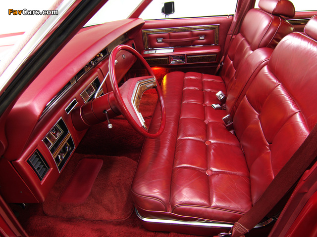 Photos of Lincoln Continental Town Car 1976 (640 x 480)