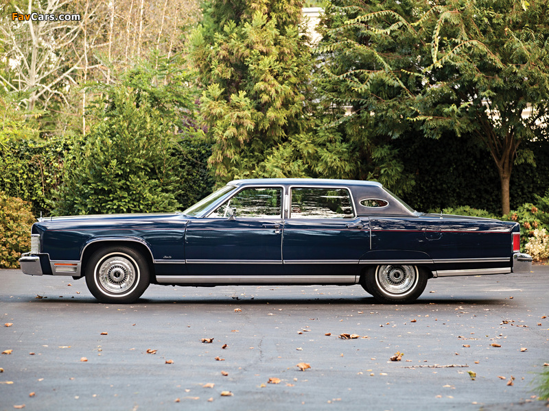 Photos of Lincoln Continental Town Car 1977 (800 x 600)