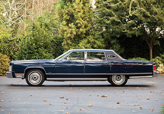 Photos of Lincoln Continental Town Car 1977