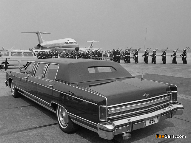 Photos of Lincoln Continental Town Car Limousine 1978 (640 x 480)