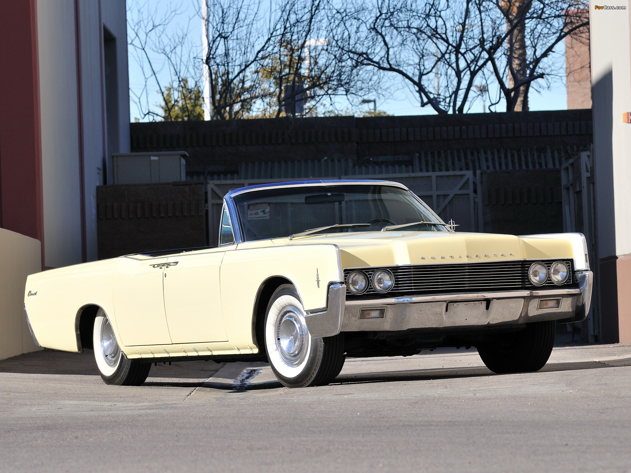 Pictures of Lincoln Continental Convertible (74A) 1966 (2048 x 1536)