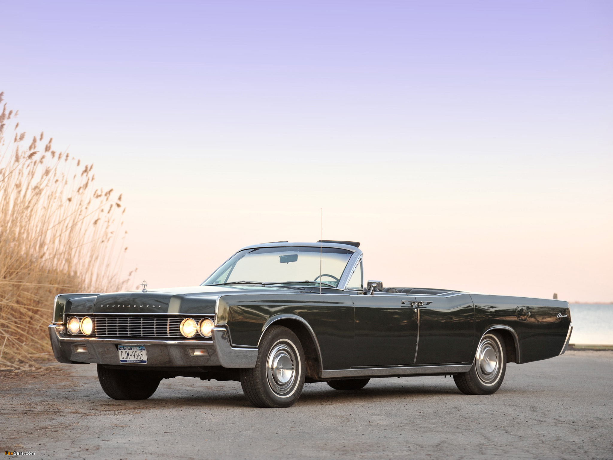 Pictures of Lincoln Continental Convertible 1967 (2048 x 1536)