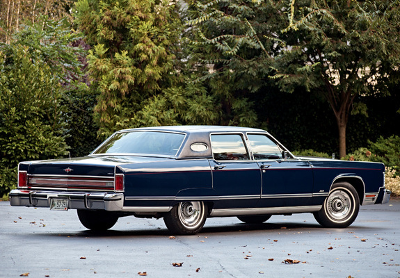 Pictures of Lincoln Continental Town Car 1977