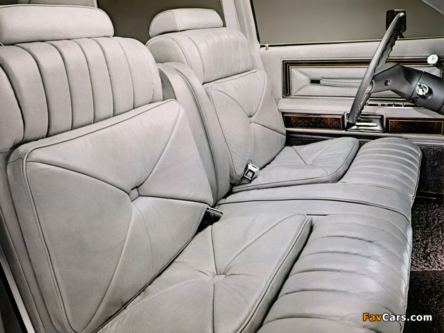 Pictures of Lincoln Continental Town Car 1977 (640 x 480)