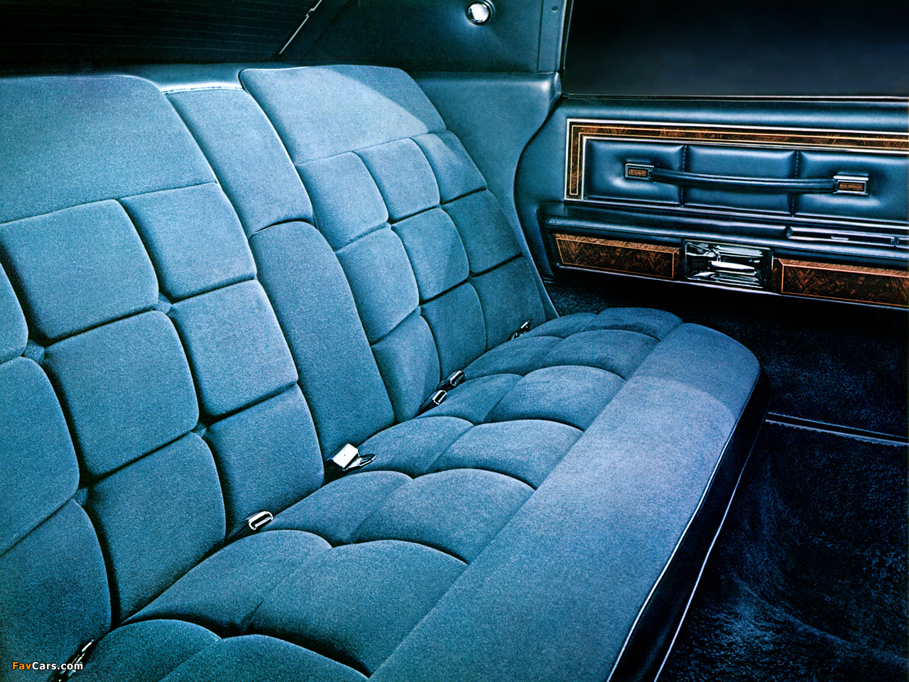 Pictures of Lincoln Continental Town Car 1977 (1280 x 960)