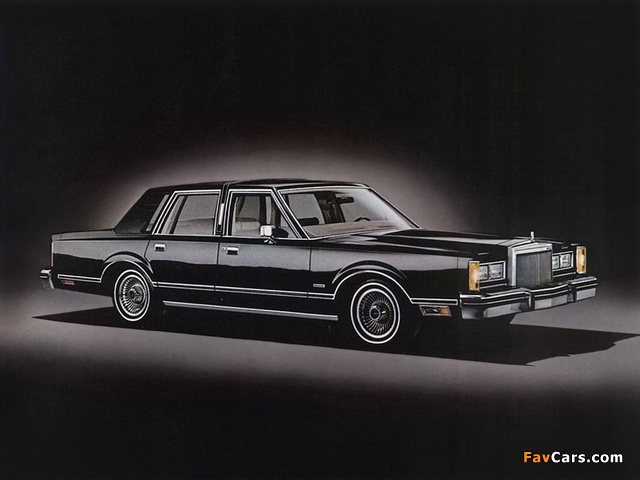 Pictures of Lincoln Continental Town Car 1980 (640 x 480)