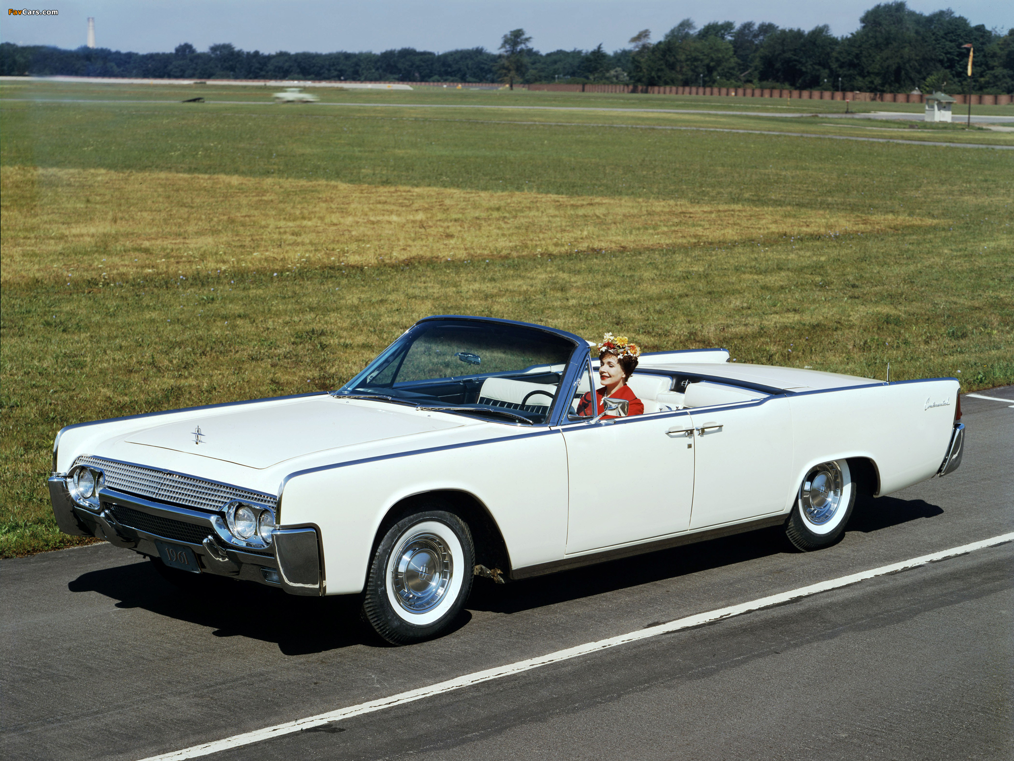 Lincoln Continental Convertible 1961 wallpapers (2048 x 1536)