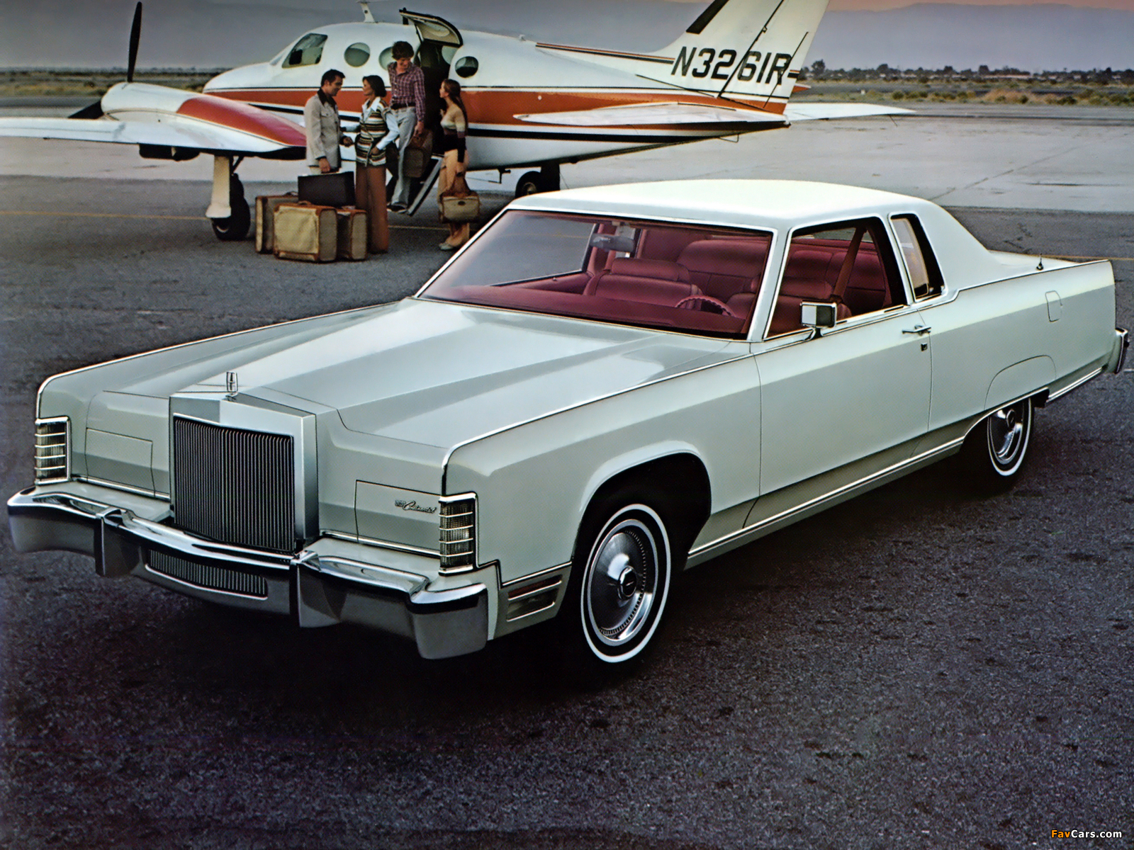 Lincoln Continental Town Coupe 1977 wallpapers (1600 x 1200)