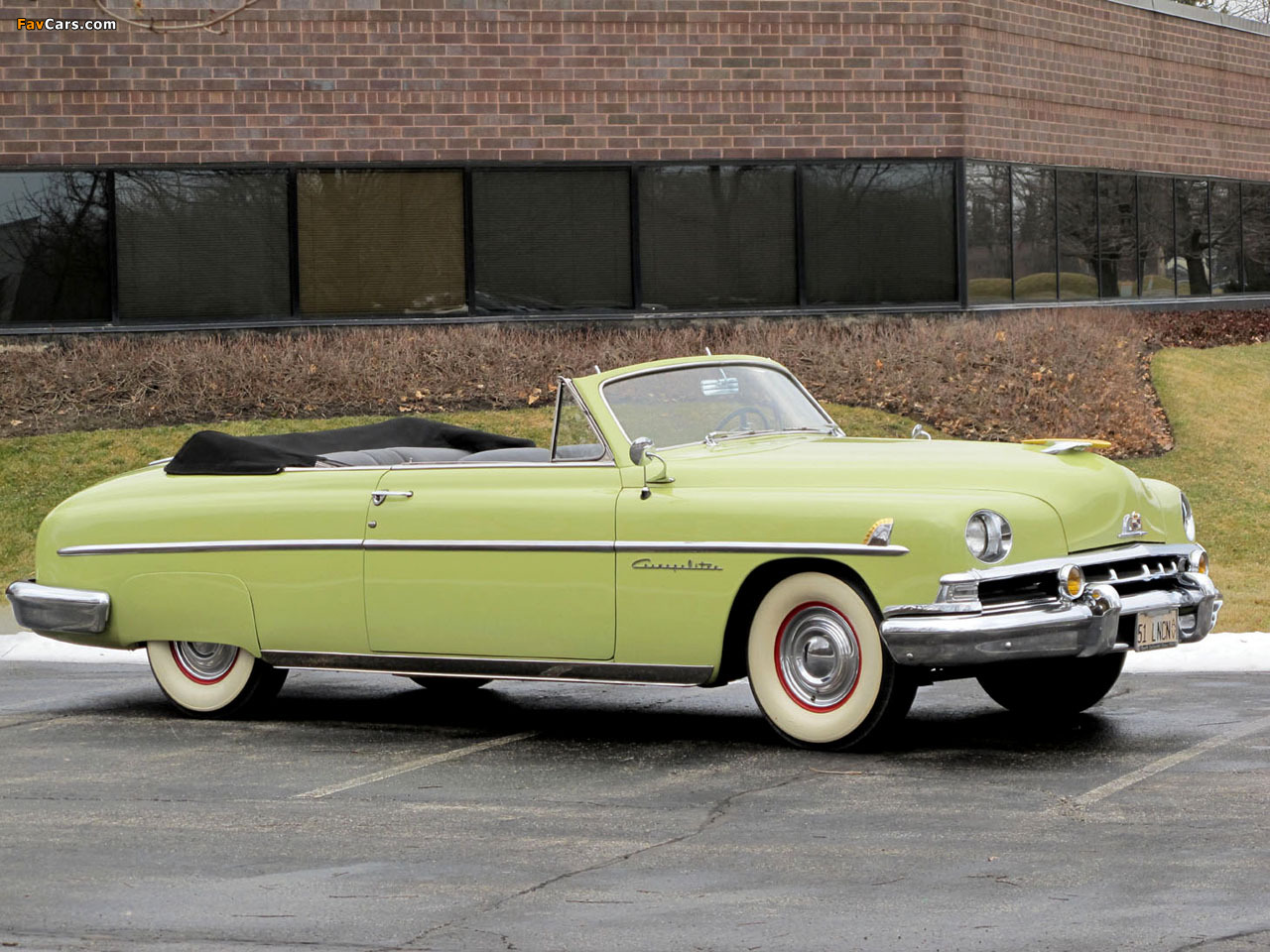 Lincoln Cosmopolitan Convertible 1951 wallpapers (1280 x 960)