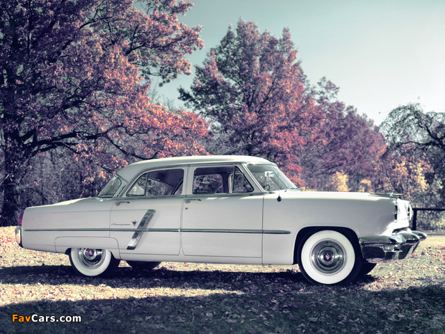 Lincoln Cosmopolitan 4-door Sedan 1953 pictures (640 x 480)