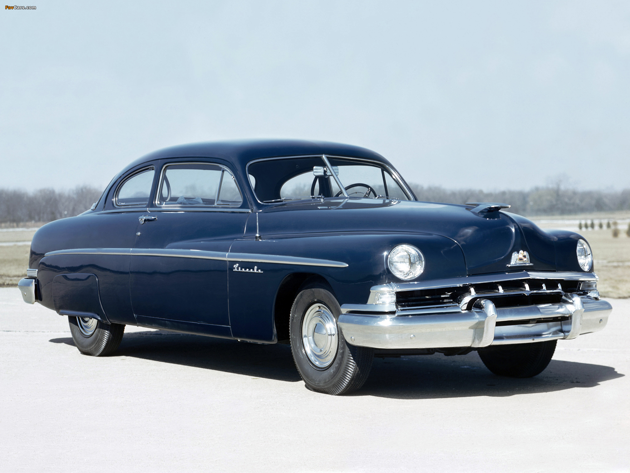 Photos of Lincoln 6-passenger Coupe 1951 (2048 x 1536)
