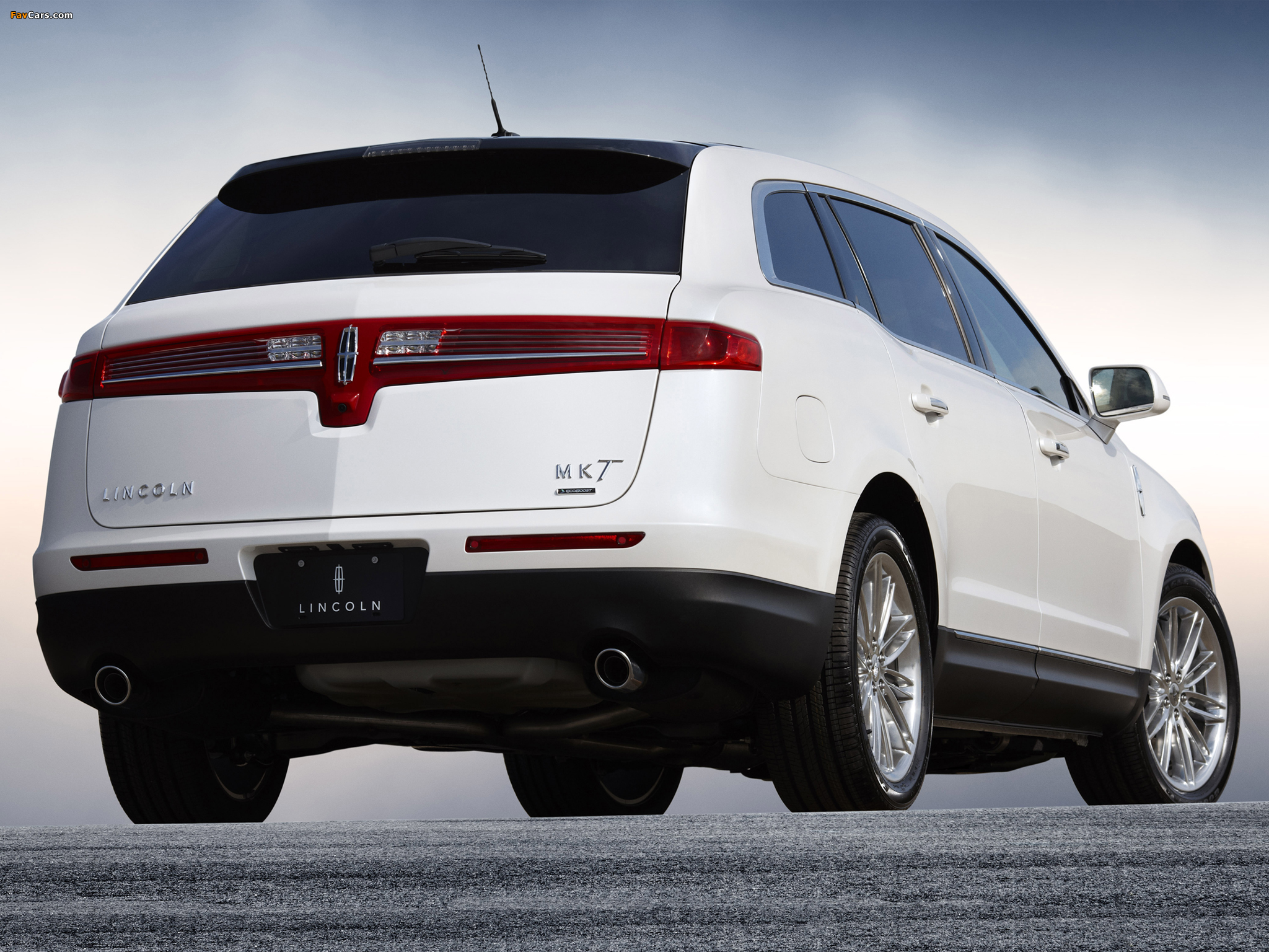 Images of Lincoln MKT 2012 (2048 x 1536)