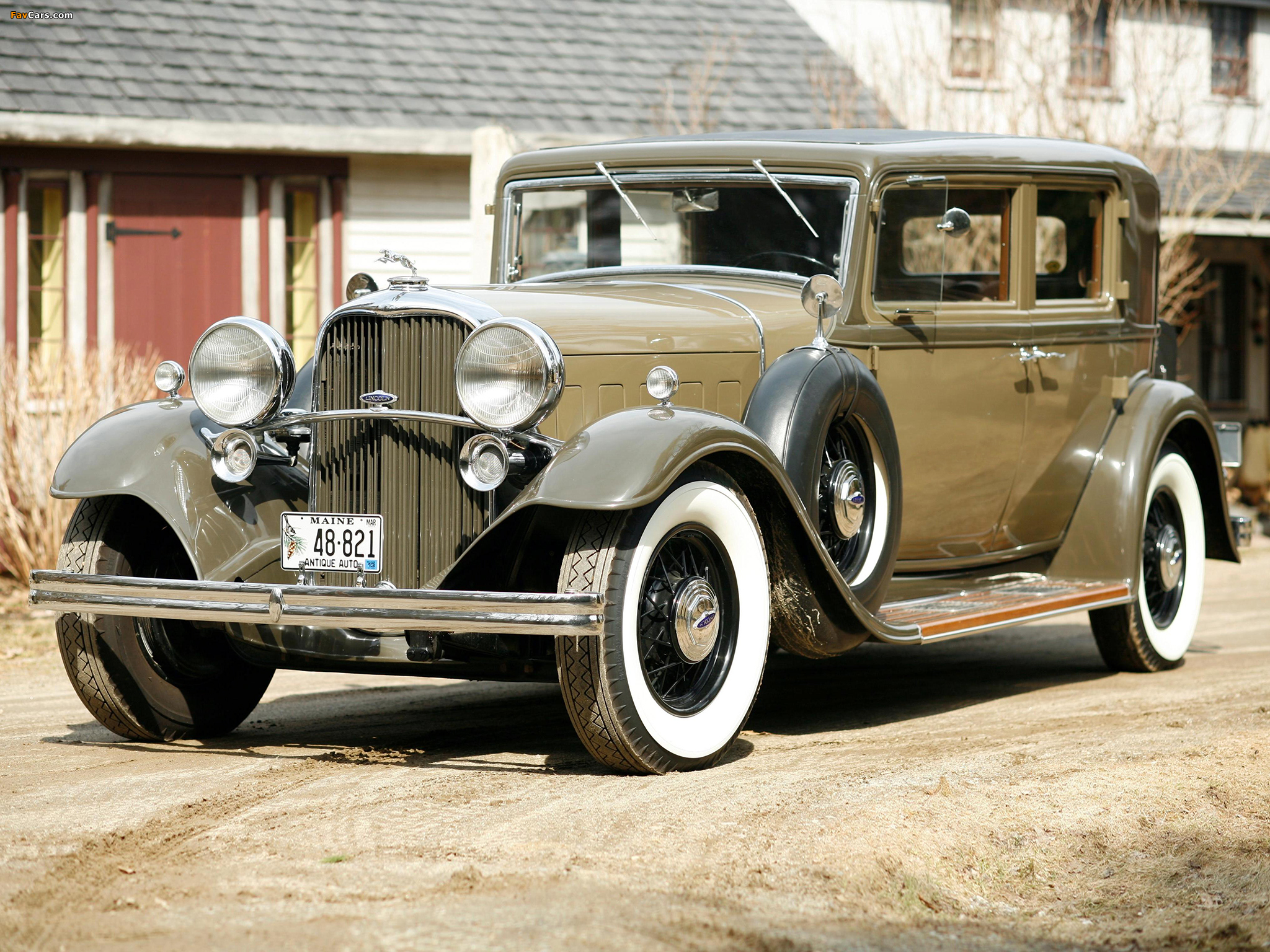 Images of Lincoln KB 4-door Sedan 1932 (2048 x 1536)