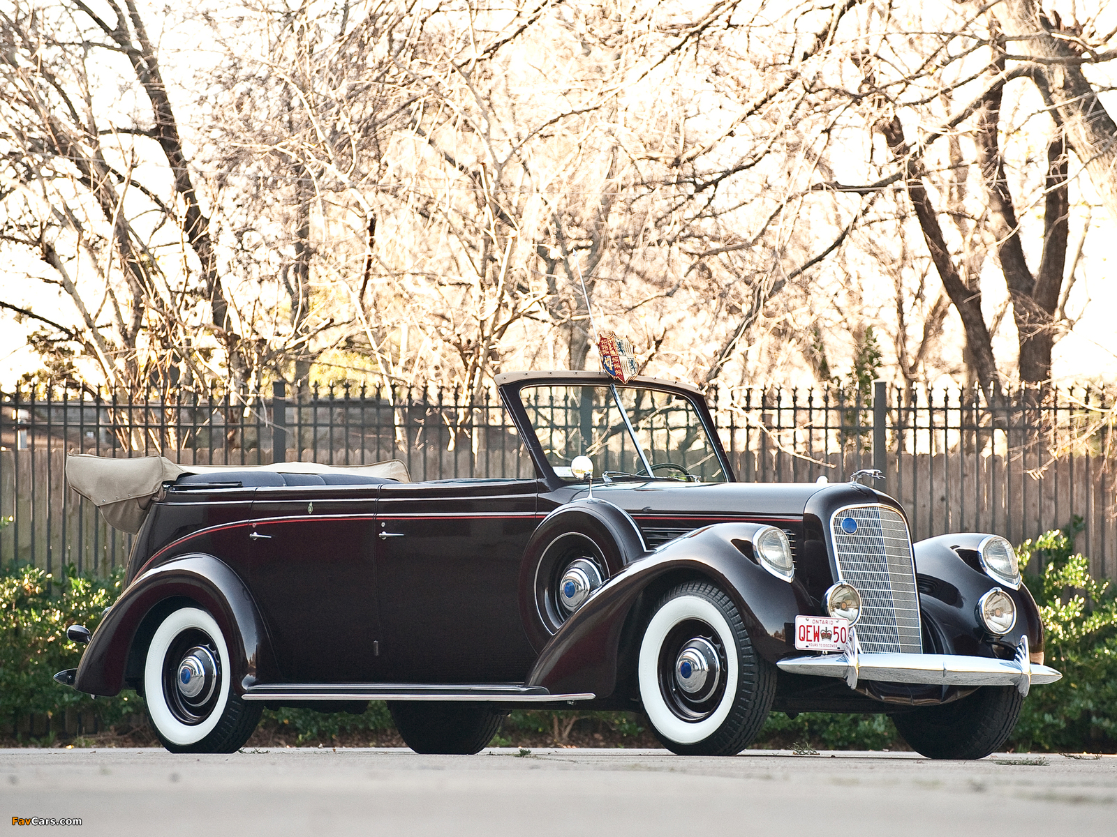 Images of Lincoln Model K Convertible Sedan by LeBaron 1939 (1600 x 1200)