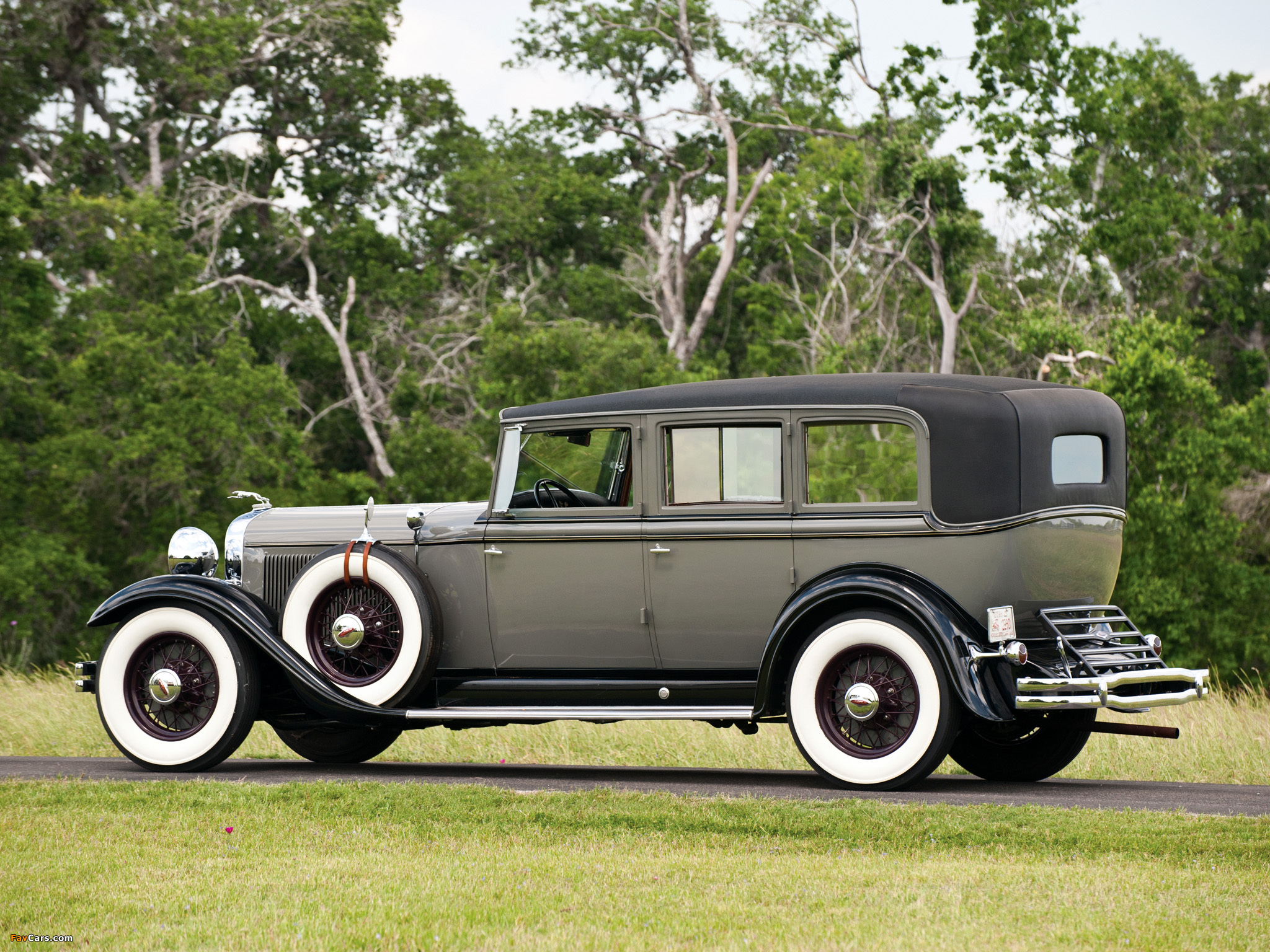 Lincoln Model K Enclosed Drive Limousine by Willoughby (201-215) 1931 pictures (2048 x 1536)