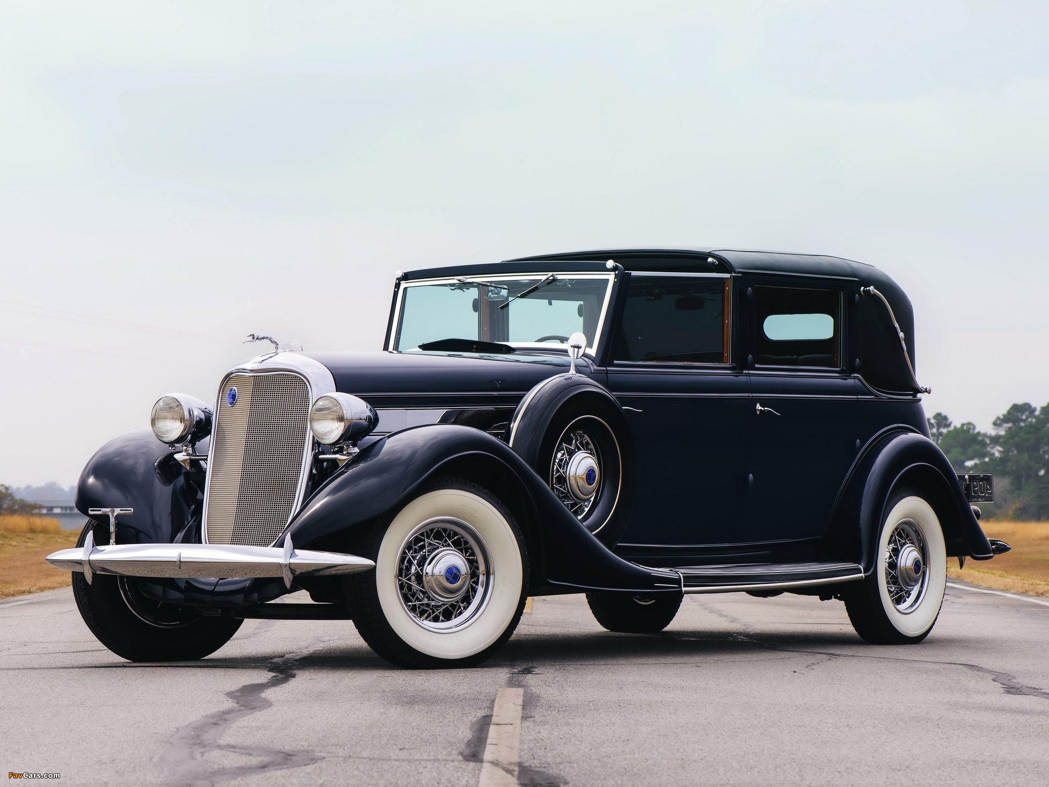 Photos of Lincoln Model K Non-Collapsible Cabriolet by Brunn (301-304-B) 1935 (2048 x 1536)