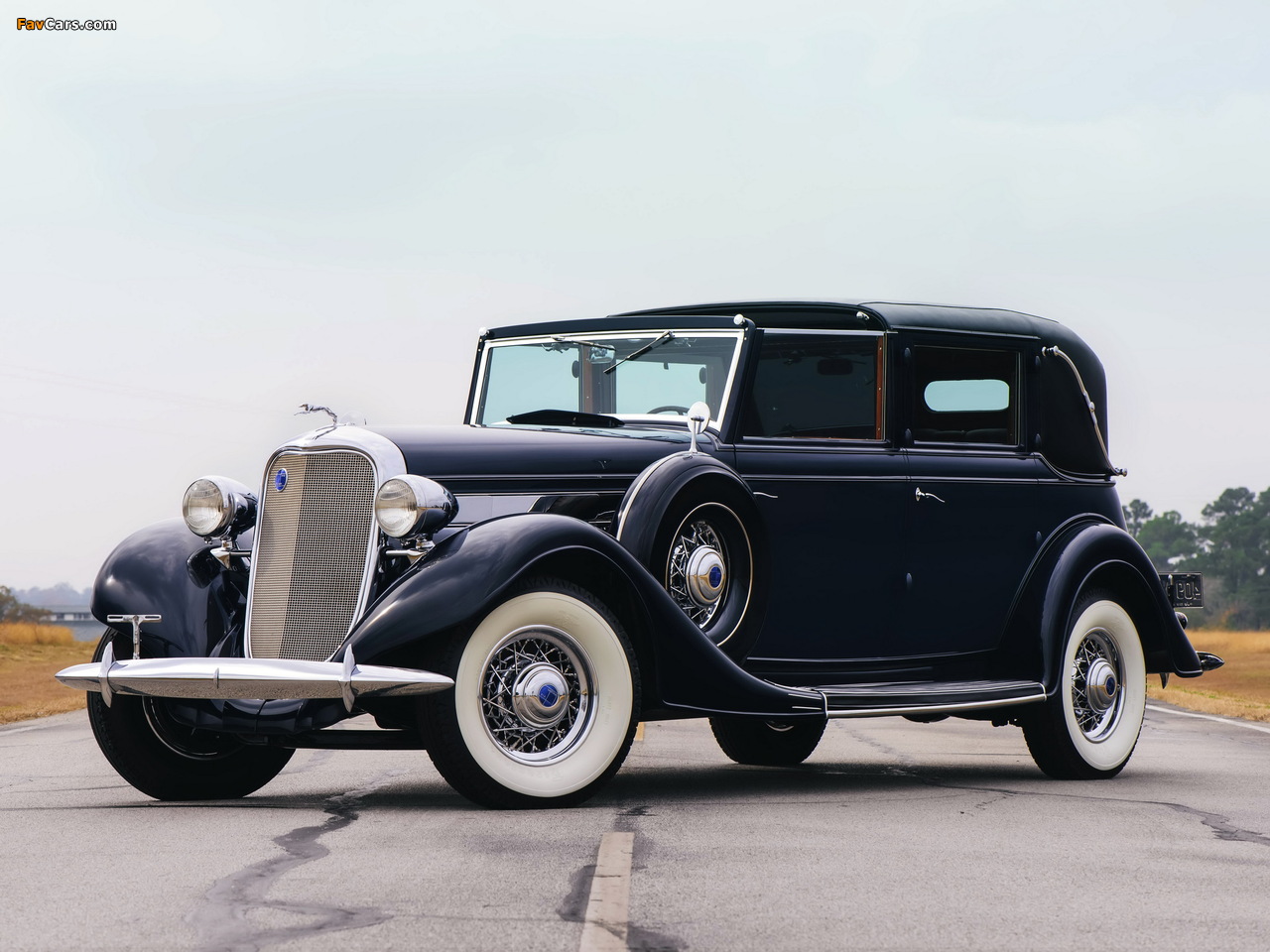 Photos of Lincoln Model K Non-Collapsible Cabriolet by Brunn (301-304-B) 1935 (1280 x 960)