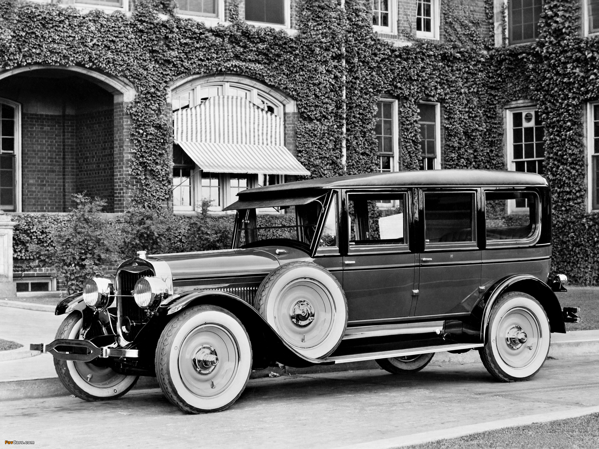 Images of Lincoln Model L Fleetwood Limousine (139) 1924 (2048 x 1536)