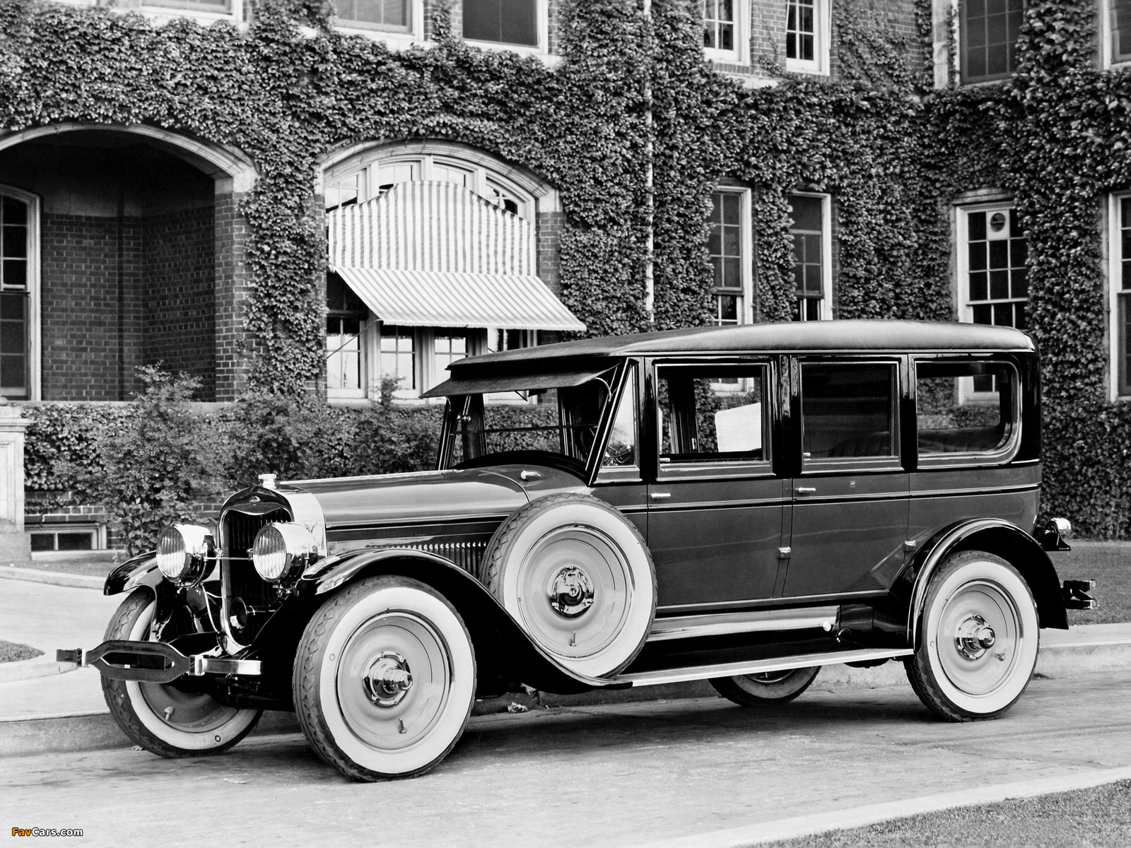 Images of Lincoln Model L Fleetwood Limousine (139) 1924 (1600 x 1200)