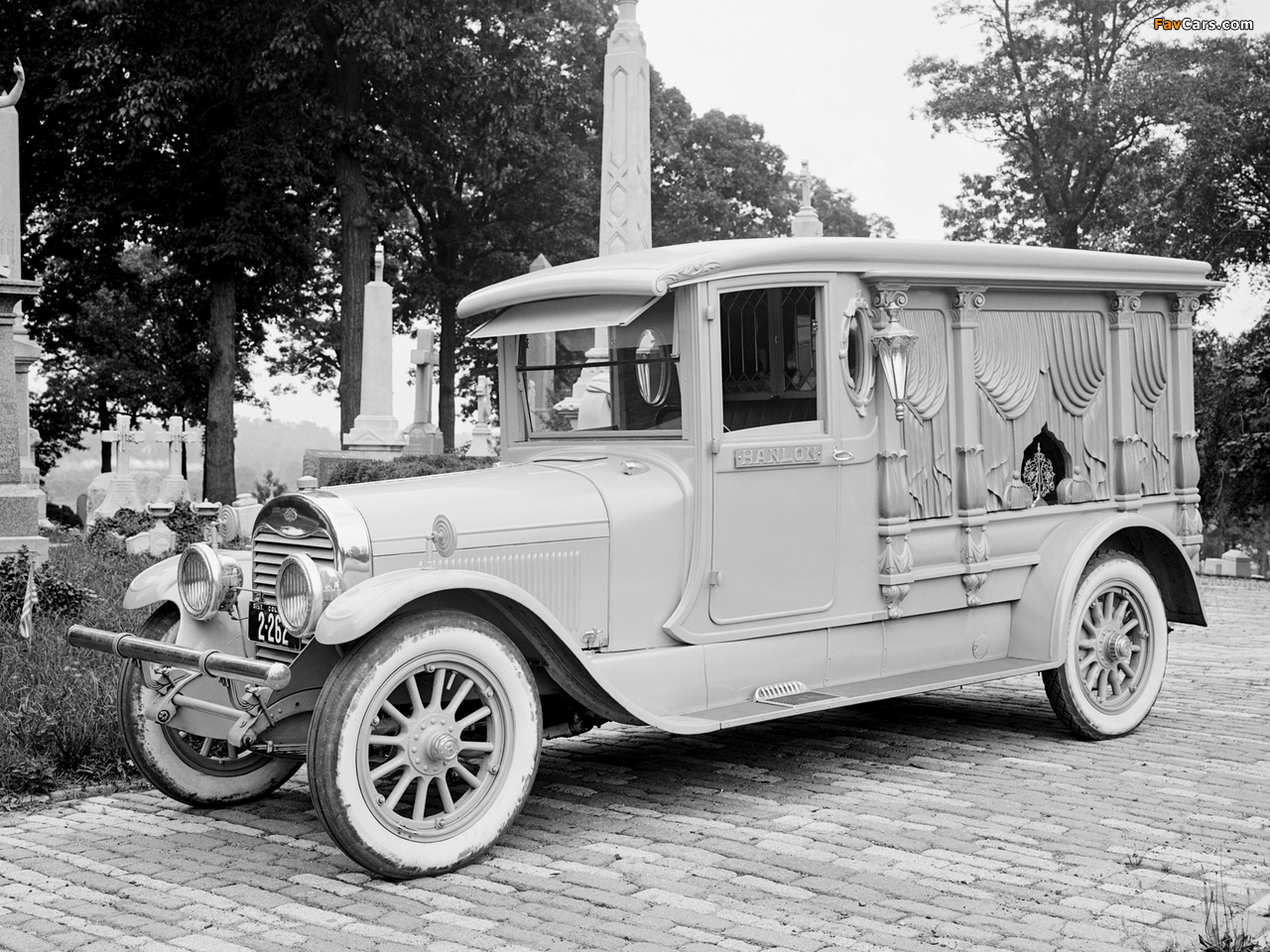 Hanlon Lincoln Model L Hearse 1924 wallpapers (1280 x 960)
