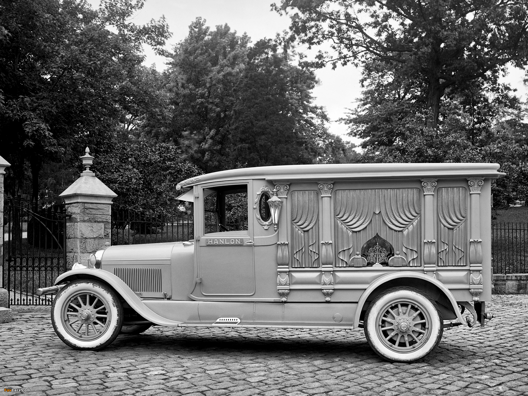 Photos of Hanlon Lincoln Model L Hearse 1924 (2048 x 1536)