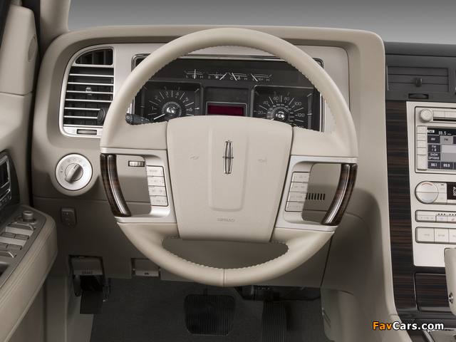 Images of Lincoln Navigator L 2007 (640 x 480)
