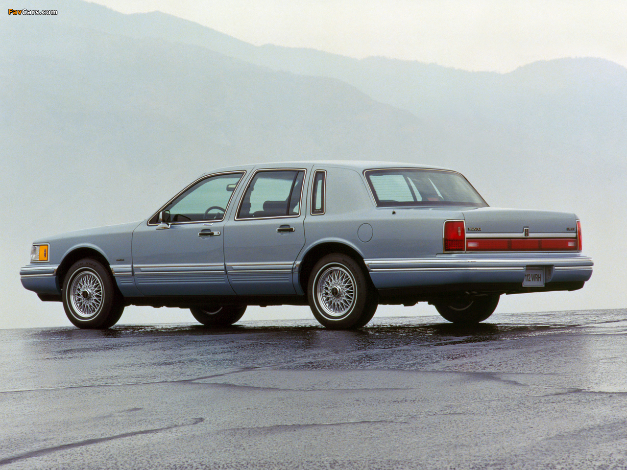 Images of Lincoln Town Car 1992–94 (1280 x 960)