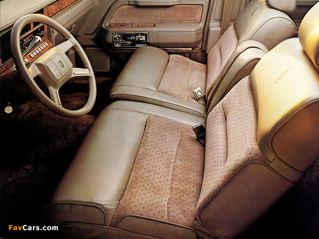 Images of Lincoln Town Car 1985–89 (640 x 480)