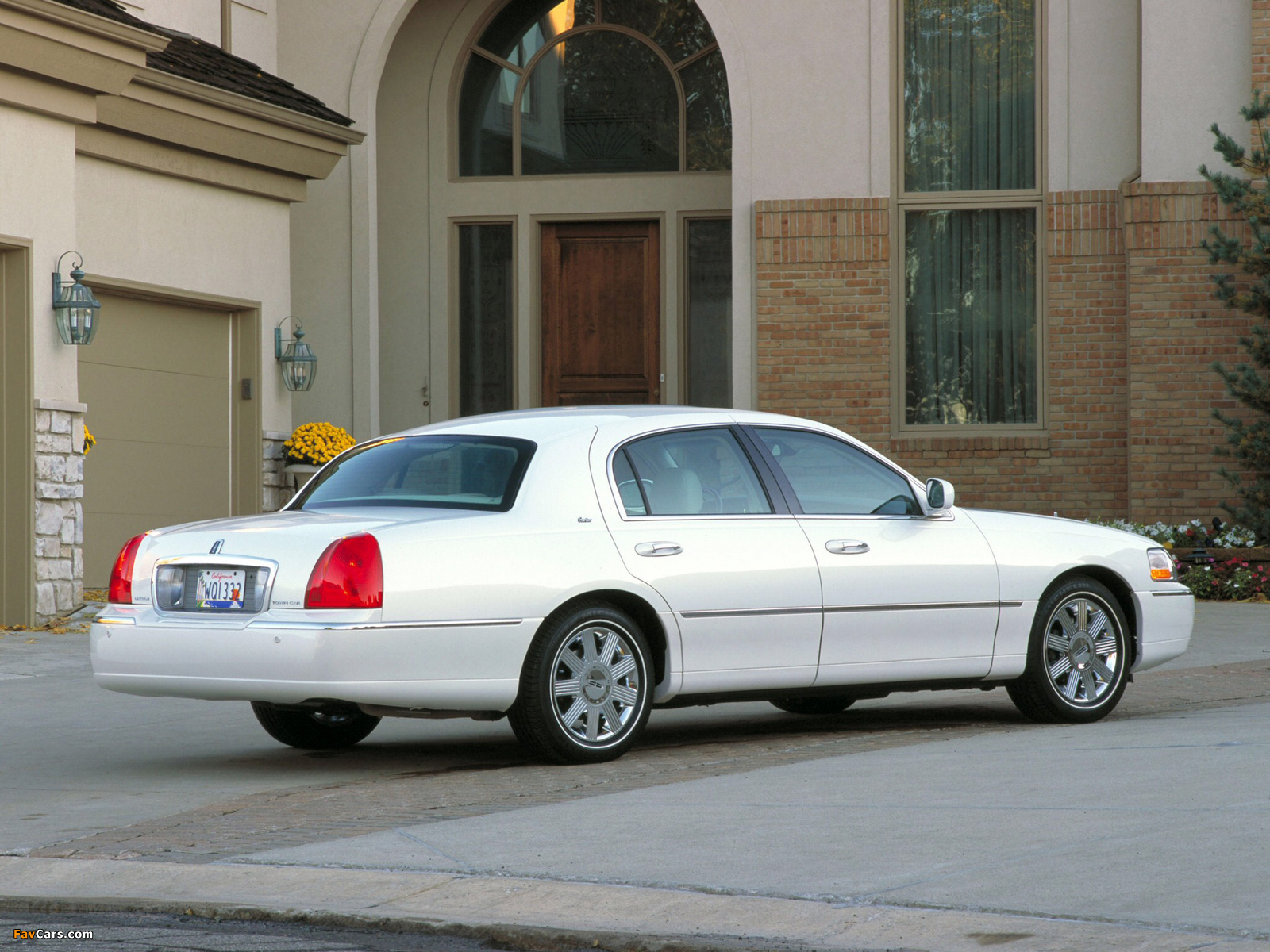 Images of Lincoln Town Car 2003–11 (1600 x 1200)