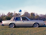 Lincoln Town Car 1981–85 images