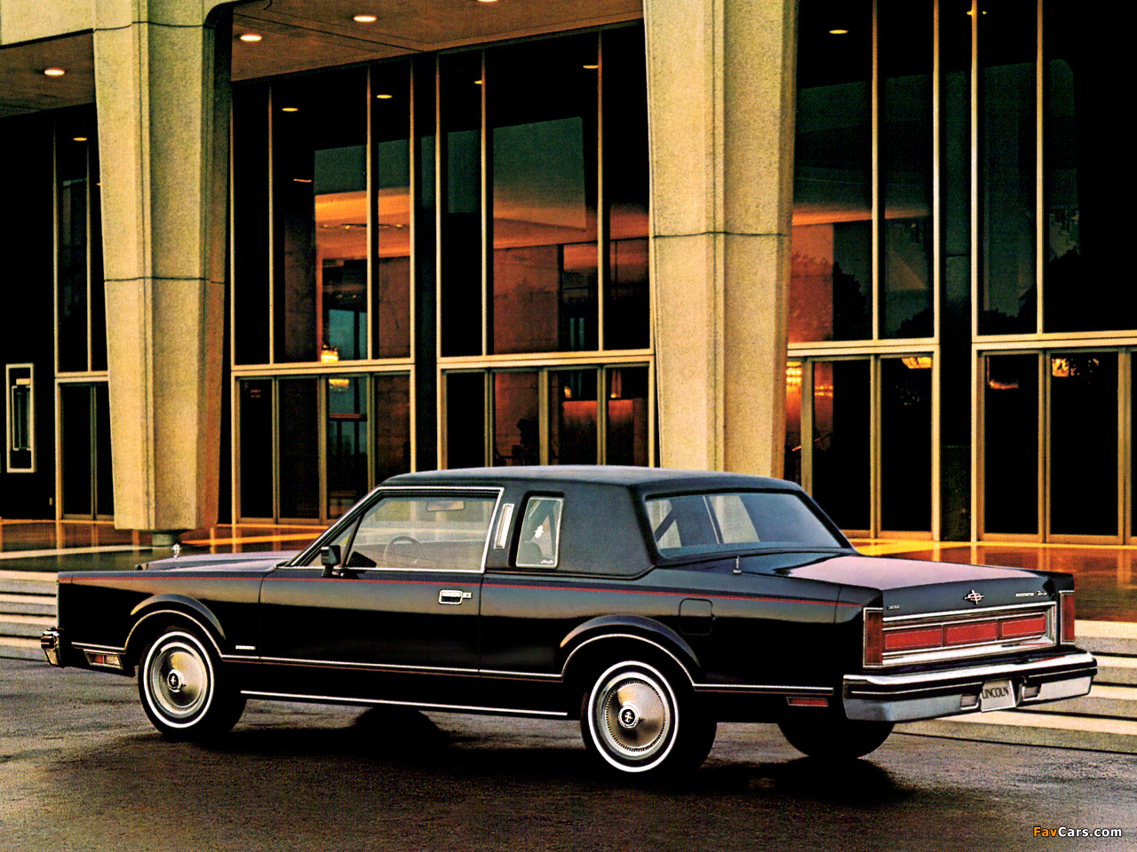 Lincoln Town Car Coupe 1981 pictures (1280 x 960)