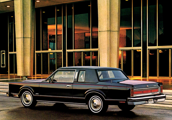 Lincoln Town Car Coupe 1981 pictures