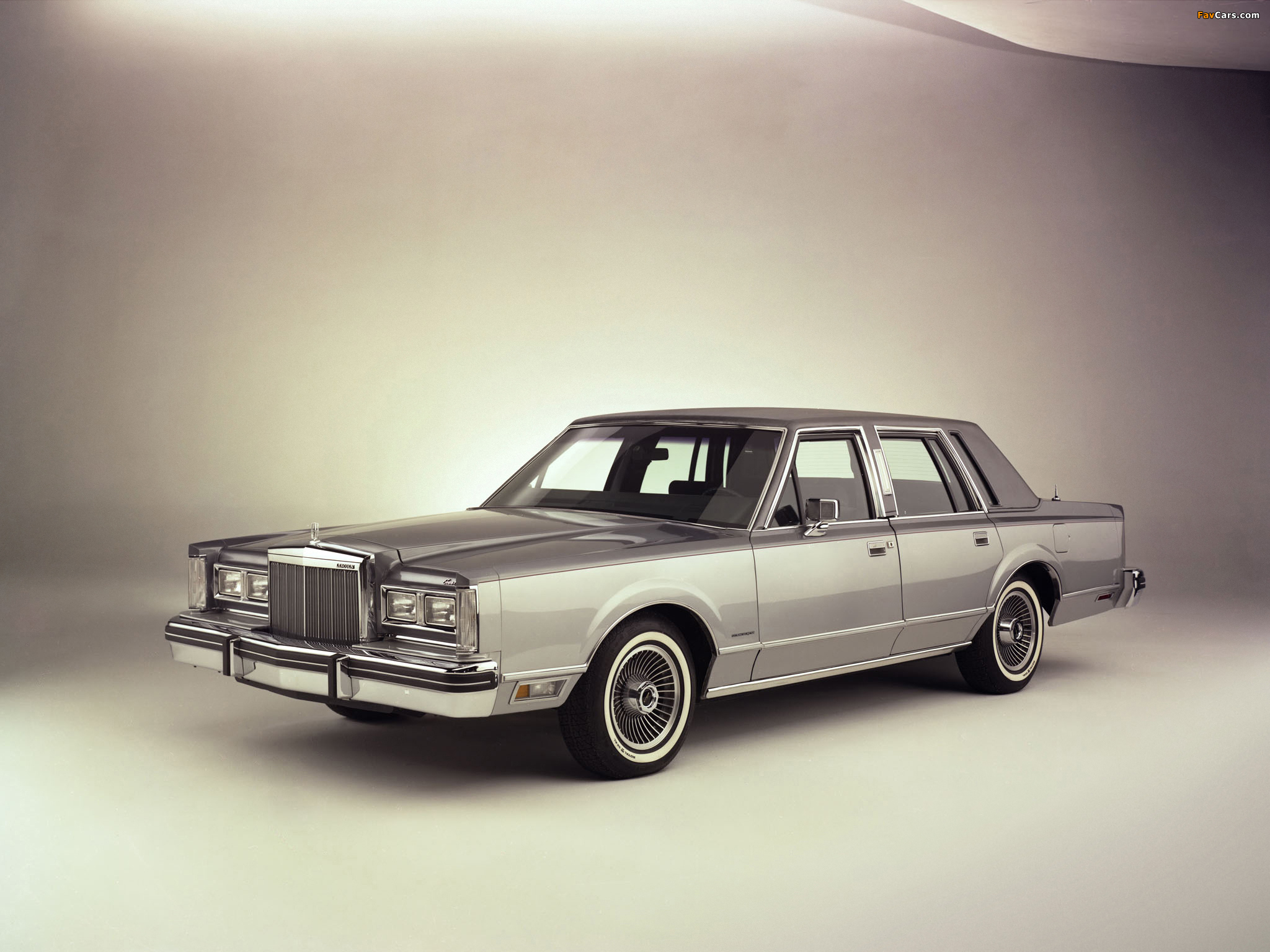 Lincoln Town Car Cartier Designer Series 1981–85 wallpapers (2048 x 1536)