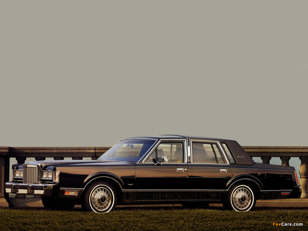 Lincoln Town Car 1985–89 photos (1024 x 768)