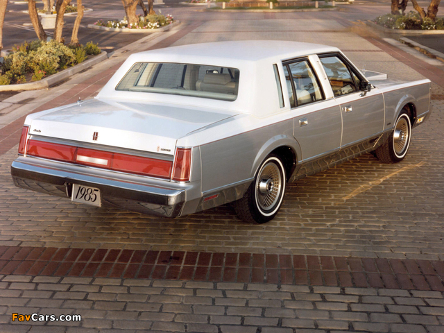 Lincoln Town Car 1985–89 pictures (640 x 480)