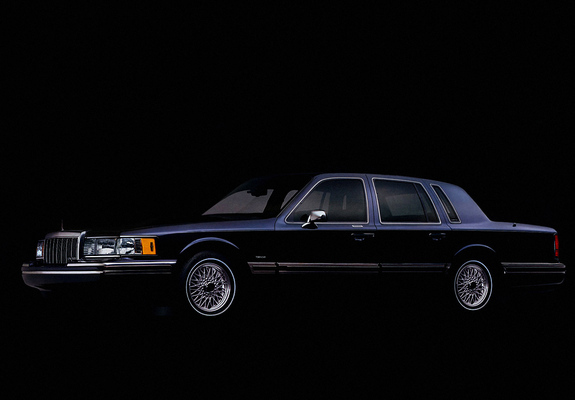 Lincoln Town Car 1992–94 pictures