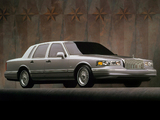 Lincoln Town Car 1994–97 photos