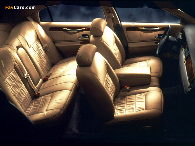Lincoln Town Car 1998–2003 pictures (640 x 480)