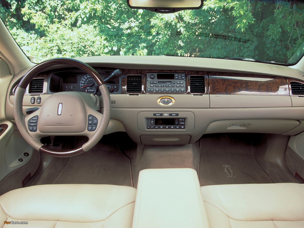 Lincoln Town Car 1998–2003 pictures (1280 x 960)