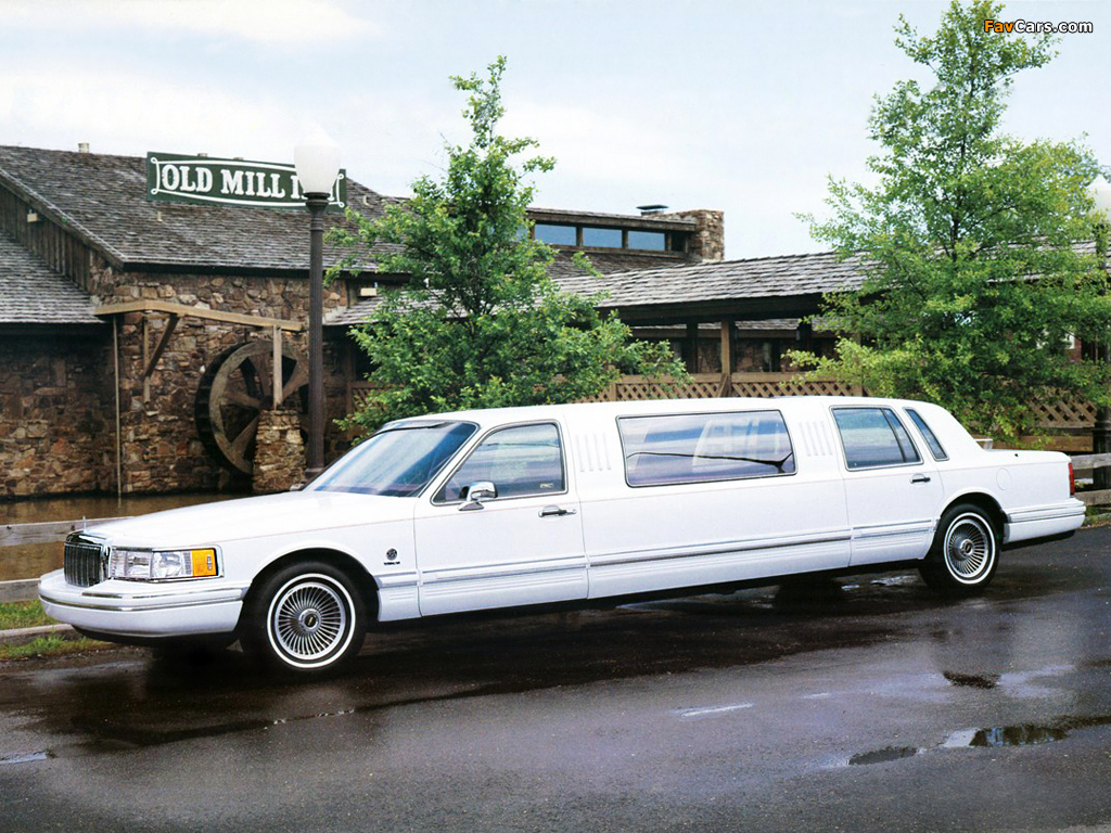 Lincoln Town Car 85 J Limousine by Federal Coach 1991 wallpapers (1024 x 768)