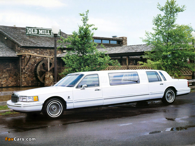 Lincoln Town Car 85 J Limousine by Federal Coach 1991 wallpapers (640 x 480)