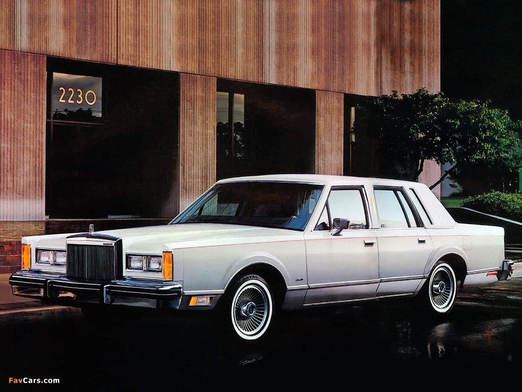 Lincoln Town Car 1981–85 photos (1024 x 768)