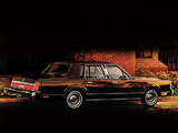 Lincoln Town Car 1985–89 photos