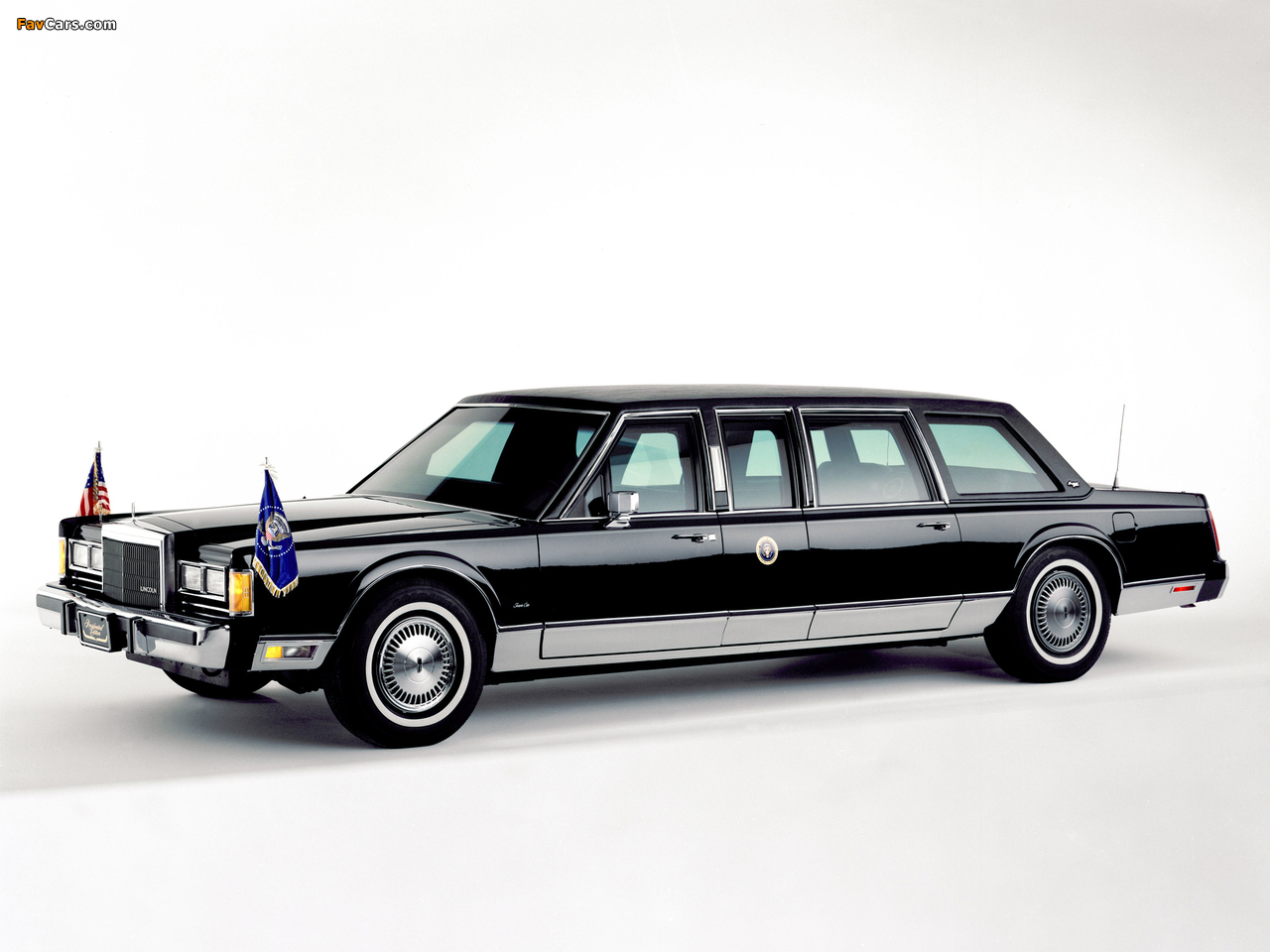 Lincoln Town Car Presidential Limousine 1989 wallpapers (1280 x 960)